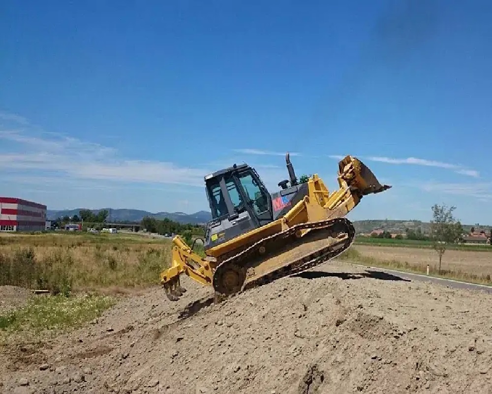 Schubraupe im Einsatz